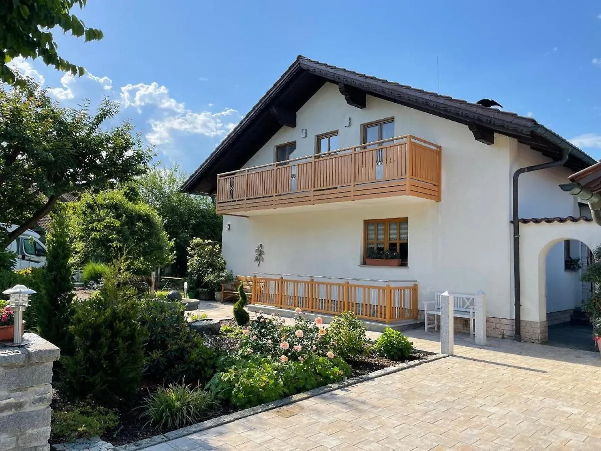 Apartment-Ferienwohnung Penzkofer Zandt 0*,